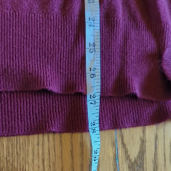 Size L Elegant Burgundy Crewneck Sweater - Picture 10 of 15
